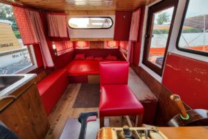 Půjčovna (pronájem) hausbótů na Baťově kanále a řece Moravě