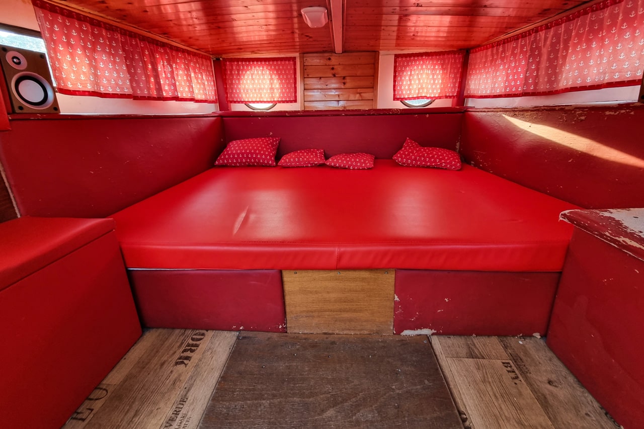 Půjčovna (pronájem) hausbótů na Baťově kanále a řece Moravě