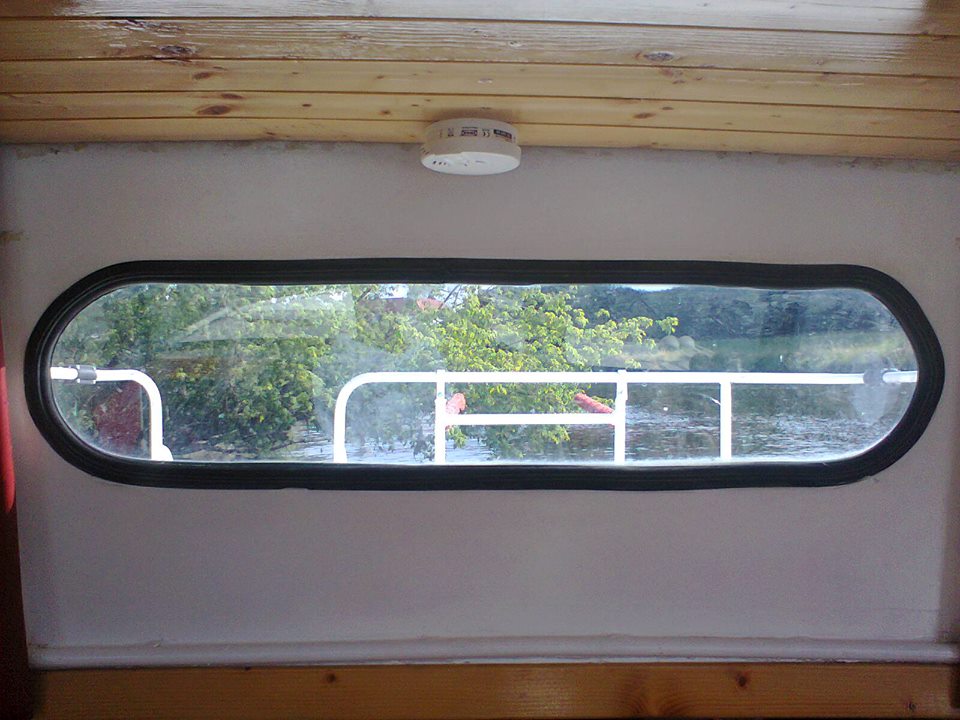 Půjčovna (pronájem) hausbótů na Baťově kanále a řece Moravě