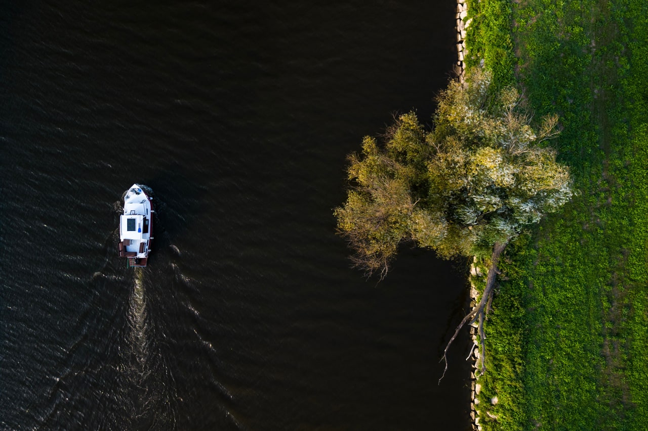 Půjčovna (pronájem) hausbótů na Baťově kanále a řece Moravě