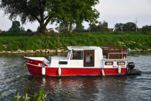 Půjčovna (pronájem) hausbótů na Baťově kanále a řece Moravě