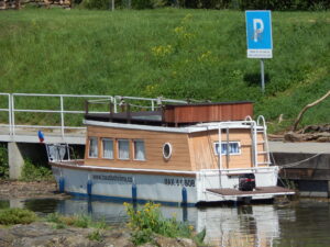 Půjčovna (pronájem) hausbótů na Baťově kanále a řece Moravě