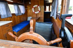 Půjčovna (pronájem) hausbótů na Baťově kanále a řece Moravě