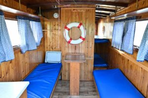 Půjčovna (pronájem) hausbótů na Baťově kanále a řece Moravě