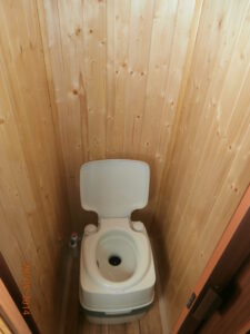 Půjčovna (pronájem) hausbótů na Baťově kanále a řece Moravě