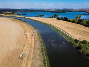 Půjčovna hausbótů na Baťově kanálu a řece Moravě