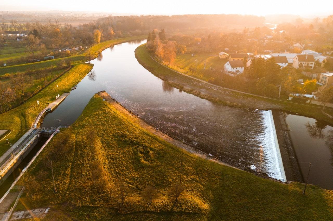 Půjčovna hausbótů na Baťově kanálu a řece Moravě