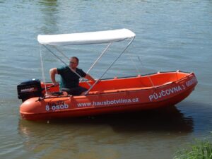 Půjčovna motorových člunů na Baťově kanále a řece Moravě