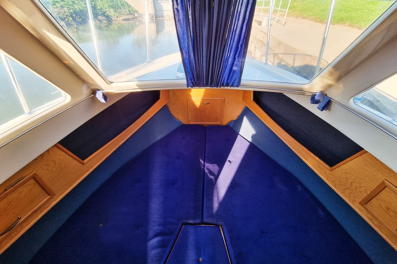 Půjčovna (pronájem) hausbótů na Baťově kanále a řece Moravě - hausbot Isabela