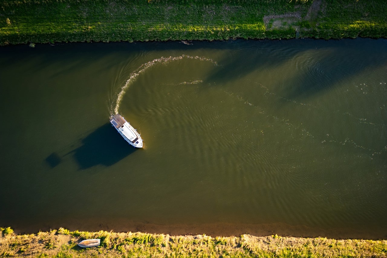 Půjčovna (pronájem) hausbótů na Baťově kanále a řece Moravě - hausbot Isabela