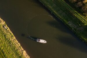 Půjčovna (pronájem) hausbótů na Baťově kanále a řece Moravě - hausbot Isabela